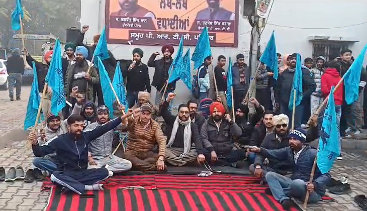 लुधियाना में प्रदर्शन करते पीआरटीसी, पंजाब रोडवेज और पनबस के कॉन्ट्रैक्ट कर्मचारी