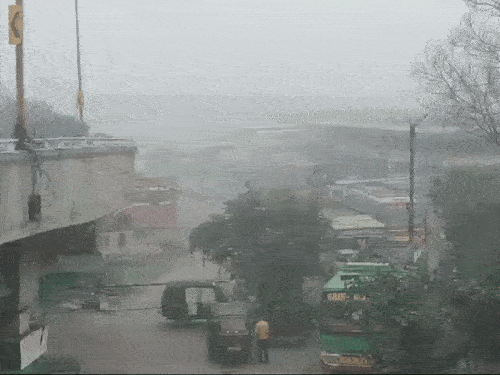 जालंधर बस स्टैंड आम दिनों में यात्रियों से भरा रहता था, लेकिन आज यहां पर हड़ताल के चलते बसें खाली खड़ी नजर आईं। हालांकि प्राइवेट बसें सामान्य दिनों की तरह की अपनी सेवाएं दे रही हैं।