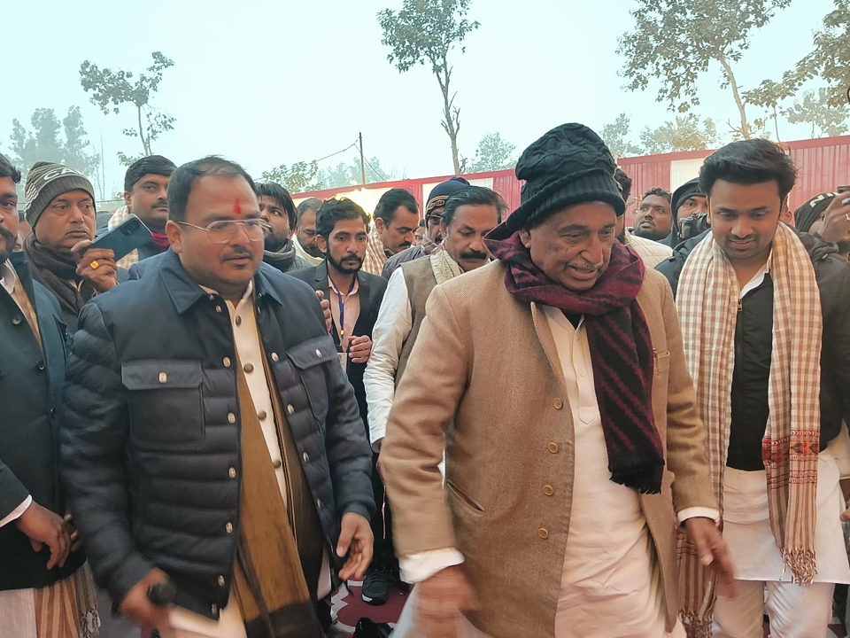 SP leader Mata Prasad Pandey reached Gonda