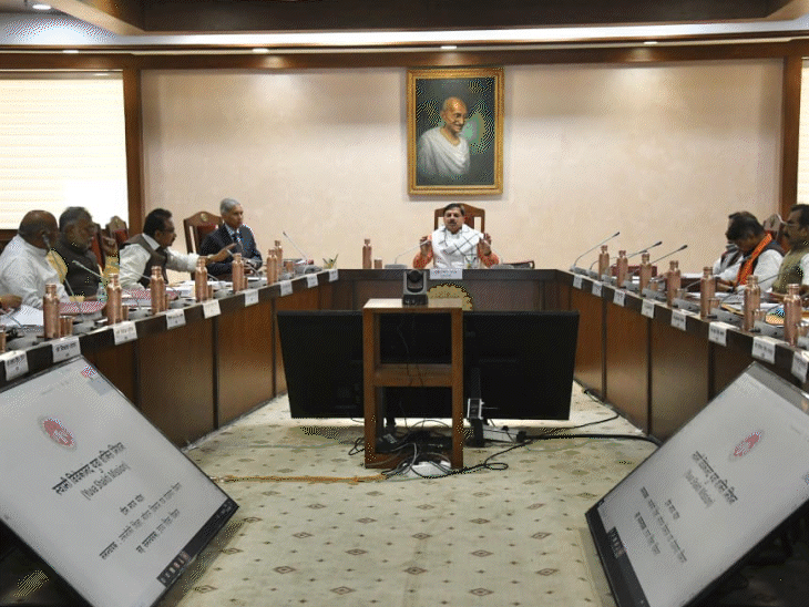 MP CM Mohan Yadav Cabinet Meeting 2025 Update | BJP Schemes | युवाओं को रोजगार, किसानों की आय दोगुनी करने पर फोकस: 12 जनवरी से शुरू होगा स्वामी विवेकानंद युवा शक्ति मिशन;