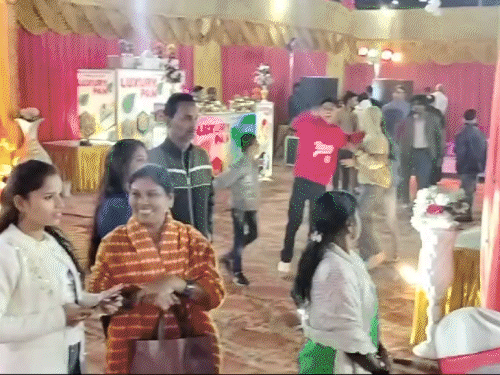 जमशेदपुर में डॉकी का मनाया अनोखा बर्थडे - Dainik Bhaskar