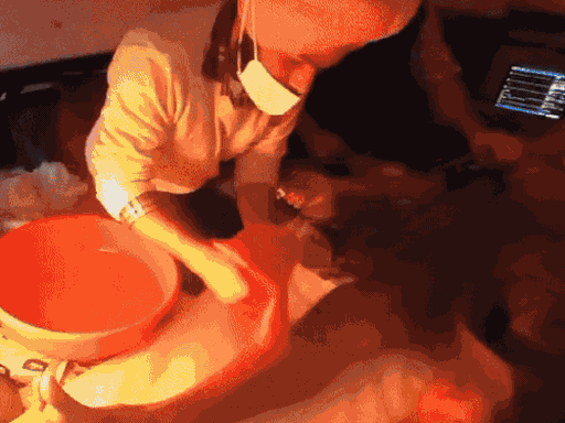 Farmer Resham Singh died in Rajindra Hospital, Patiala and the doctor wiped the legs of farmer leader Jagjit Singh Dallewal.