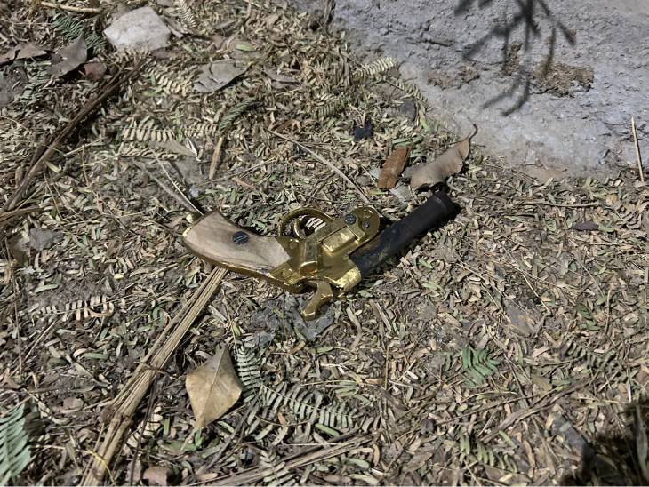 पुलिस पर इसी तमंचे से बदमाशों ने किया फायर