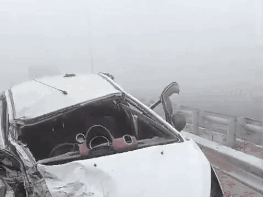 On January 10, a car hit a truck in Dabwali, Sirsa in dense fog.