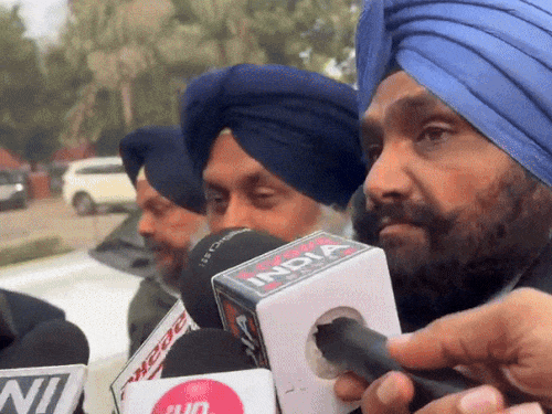 शिरोमणि अकाली दल की वर्किंग कमेटी की मीटिंग में सुखबीर बादल का इस्तीफा मंजूर। - Dainik Bhaskar