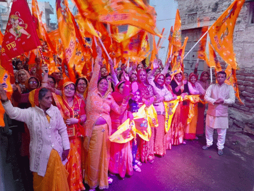 Religious event on the first anniversary of Ram Mandir | राम मंदिर की पहली  वर्षगांठ पर धार्मिक आयोजन: हजारों श्रद्धालुओं ने निकाली प्रभात फेरी, 2  क्विंटल प्रसाद का ...