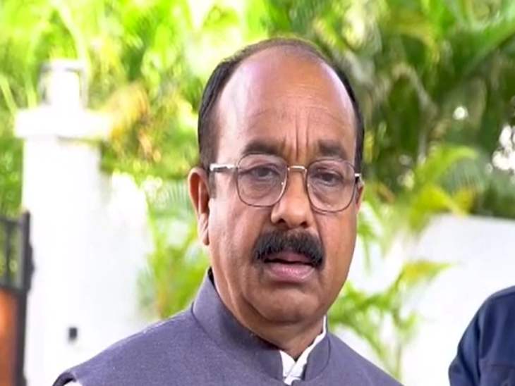 डिप्टी सीएम अरुण साव ने कहा कि, चुनाव आयोग ईवीएम के जरिए चुनाव कराने की कोशिश कर रहा है।