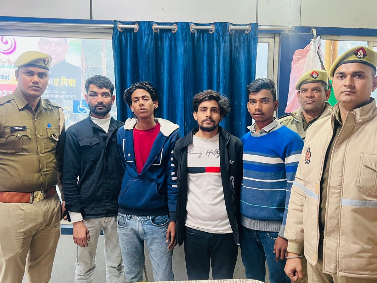 बाबा साहब की तस्वीर जलाना पड़ा भारी! वकील समेत 4 आरोपी पहुंचे जेल बाबा साहब की तस्वीर जलाना पड़ा भारी! वकील समेत 4 आरोपी पहुंचे जेल