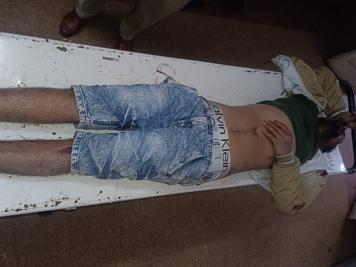 सड़क दुर्घटना में बुलेट सवार की मौत - Dainik Bhaskar