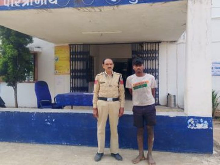 पुलिस ने मासूम से रेप के आरोपी को गिरफ्तार किया है।