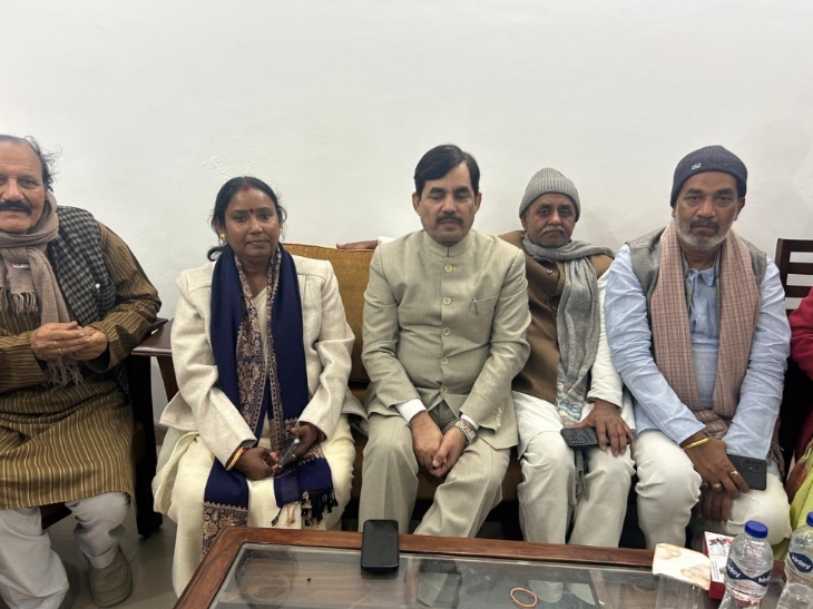 संवाददाता सम्मेलन के दौरान पूर्व केंद्रीय मंत्री और भाजपा के राष्ट्रीय प्रवक्ता मो. शाहनवाज हुसैन।