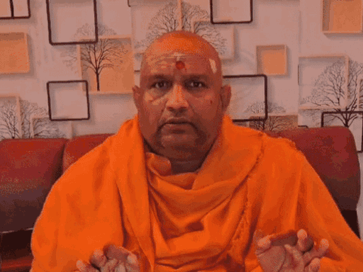 स्वामी आनंद स्वरूप महाराज ने कहा- संतों को दिखावा नहीं करना चाहिए।