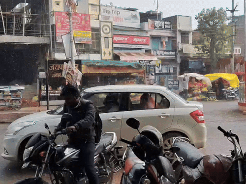 पाली के बाली कस्बे व आसपास के क्षेत्र में बुधवार दोपहर पौने 2 बजे करीब 15 मिनट हल्की बारिश हुई।