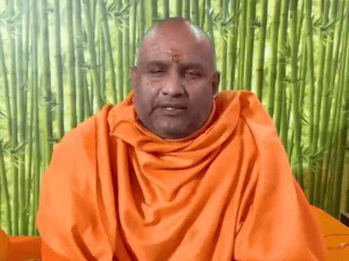 शांभवी पीठाधीश्वर आनंद स्वरूप ने कहा- सनातन का मजाक उड़ाना गलत है।