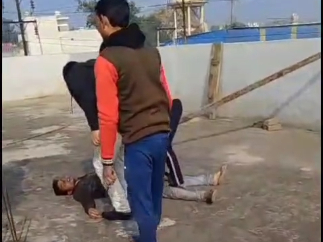 Laborer dies after being touched by high tension line
