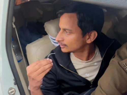 संदेही आकाश कैलाश कन्नौजिया ने कहा कि मामले में उसका कोई इन्वॉल्वमेंट नहीं है, वो घर जा रहा था।