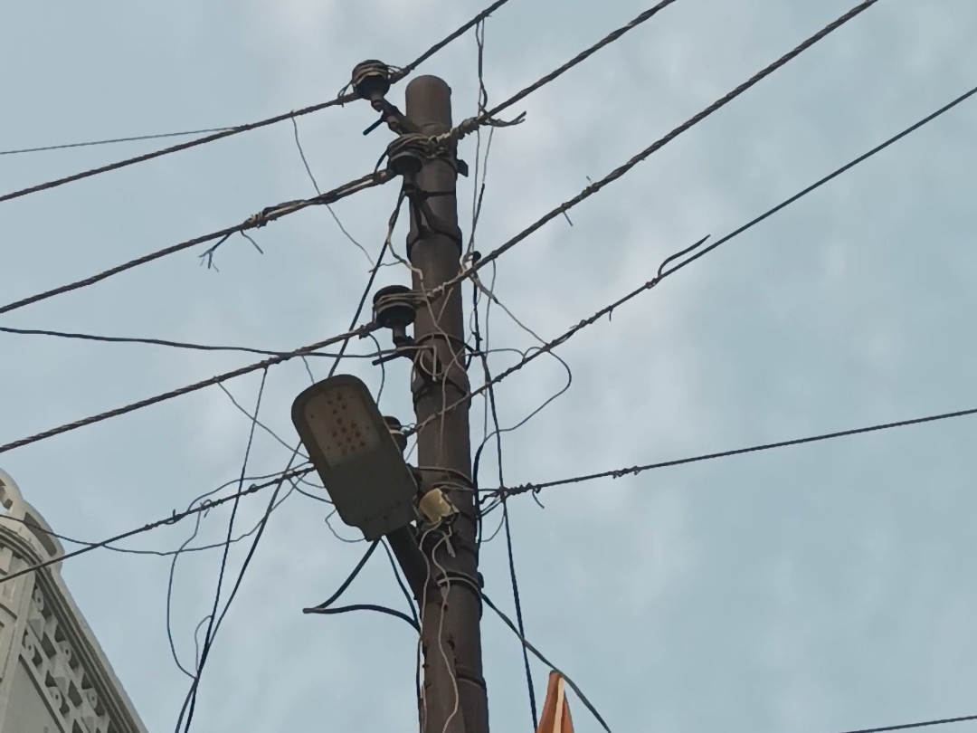 Dildarnagar: A dilapidated electricity pole becomes a problem ...