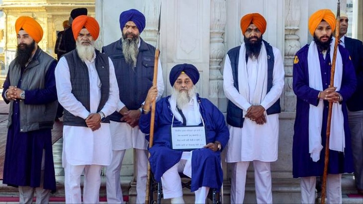 ਧਾਰਮਿਕ ਸਜ਼ਾ ਭੁਗਤਣ ਸਮੇਂ ਸੁਖਬੀਰ ਬਾਦਲ। (ਫਾਈਲ ਫੋਟੋ)