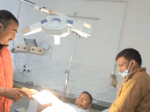 ਓਪਰੇਸ਼ਨ ਲਈ, ਸਾਡੇ ਸਾਥੀ ਨੂੰ ਓਟੀ ਬੈੱਡ 'ਤੇ ਲੇਟਿਆ ਗਿਆ ਸੀ, ਓਪਰੇਸ਼ਨ ਲਈ ਪੂਰੀ ਤਿਆਰੀ ਕੀਤੀ ਗਈ ਸੀ.