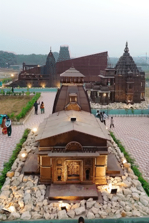 शिवालय पार्क में 12 ज्योतिर्लिंग और 22 मोमेंटो बनाए गए हैं।