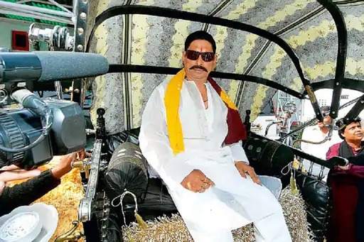 बाहुबली अनंत सिंह की बग्घी उनके पटना स्थित सरकारी आवास में है। पत्नी नीलम देवी ने मोकामा से विधानसभा उपचुनाव जीता है। अनंत सिंह इसी बग्घी से विधानसभा जाते थे।