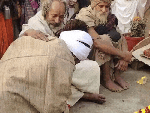 सियाराम दास श्रीमहंत रामदास महाराज टाटंबरी बाबा के शिष्य बन गए।