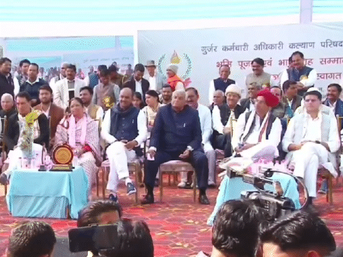 जयपुर में गुर्जर कर्मचारी अधिकारी कल्याण परिषद के कार्यक्रम में सचिन पायलट, विजय बैंसला सहित समाज के प्रमुख लोग शामिल हुए।