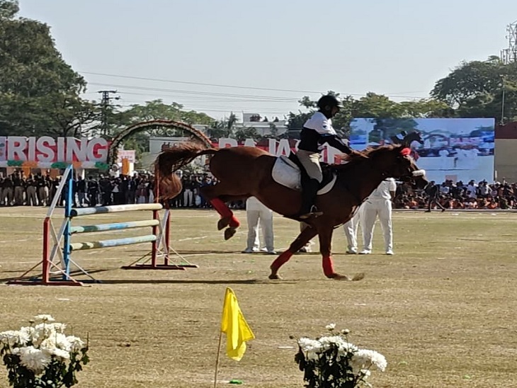 घुड़सवारी के करतब