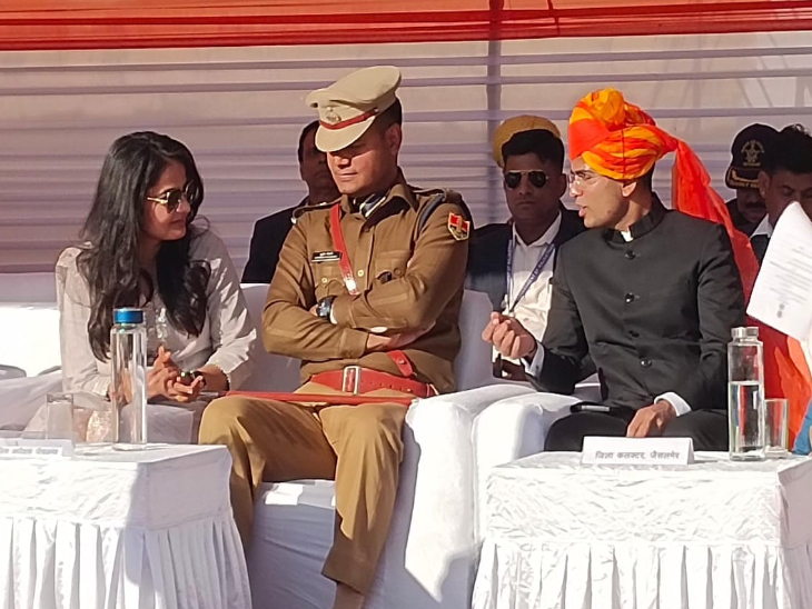 कार्यक्रम में नगरपरिषद एसपी सुधीर चौधरी और कलेक्टर प्रताप सिंह।