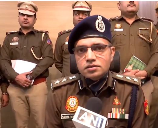 ਪੂਰਬੀ ਦਿੱਲੀ ਦੇ ਡੀਐਸਪੀ ਅਭਿਸ਼ੇਕ ਧਾਨੀਆ ਨੇ ਦੱਸਿਆ ਕਿ ਉਨ੍ਹਾਂ ਨੇ ਅਮਿਤ ਨੂੰ ਗ੍ਰੇਟਰ ਨੋਇਡਾ ਤੋਂ ਗ੍ਰਿਫ਼ਤਾਰ ਕੀਤਾ ਹੈ।