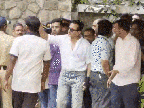 सैफ अली खान पर 16 जनवरी को घर में हमला हुआ था। - Dainik Bhaskar