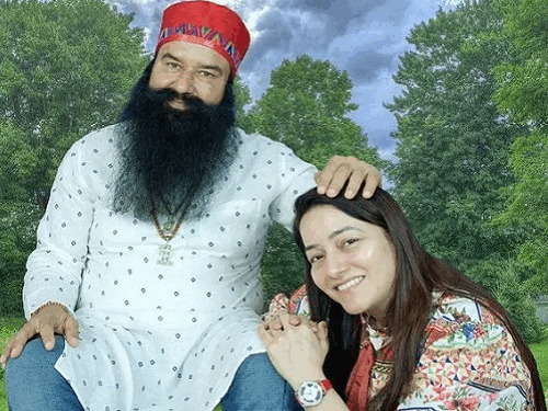 राम रहीम और हनीप्रीत की फाइल फोटो। - Dainik Bhaskar