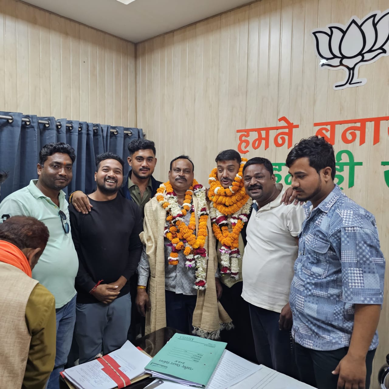 निर्विरोध निर्वाचित होने पर भाजपाइयों में उत्साह का माहौल।