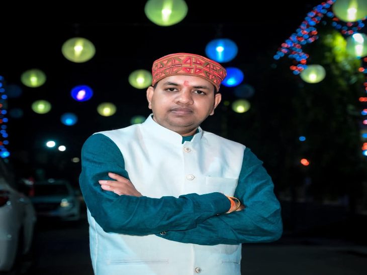 बीजेपी प्रत्याशी नरेंद्र देवांगन मंत्री लखनलाल देवांगन के भाई हैं।