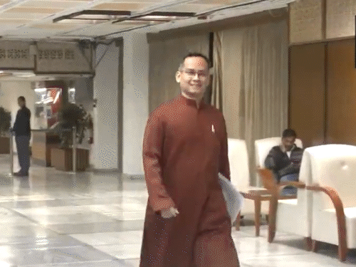 ਕਾਂਗਰਸ ਦੇ ਸੰਸਦ ਮੈਂਬਰ ਗੌਰਵ ਗੋਗੋਈ ਵੀ ਮੀਟਿੰਗ ਵਿੱਚ ਹਿੱਸਾ ਲੈਣ ਲਈ ਆਈ.