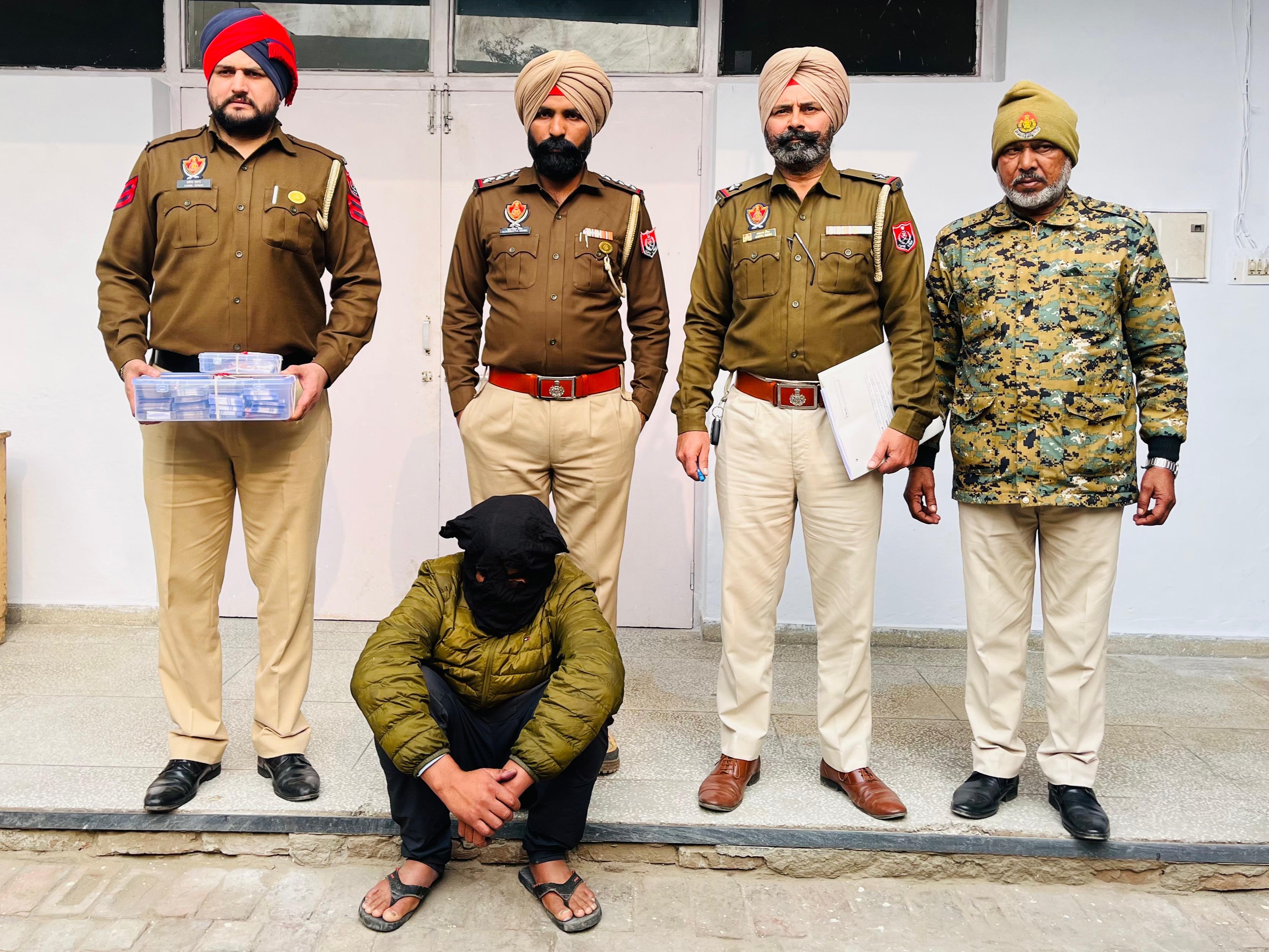 ਫਰੀਦਕੋਟ ਵਿੱਚ ਘਰੇਲੂ ਚੋਰੀ ਦੇ ਮਾਮਲੇ ਵਿੱਚ ਦੋਸ਼ੀ ਨੂੰ ਗ੍ਰਿਫਤਾਰ ਕੀਤਾ ਗਿਆ