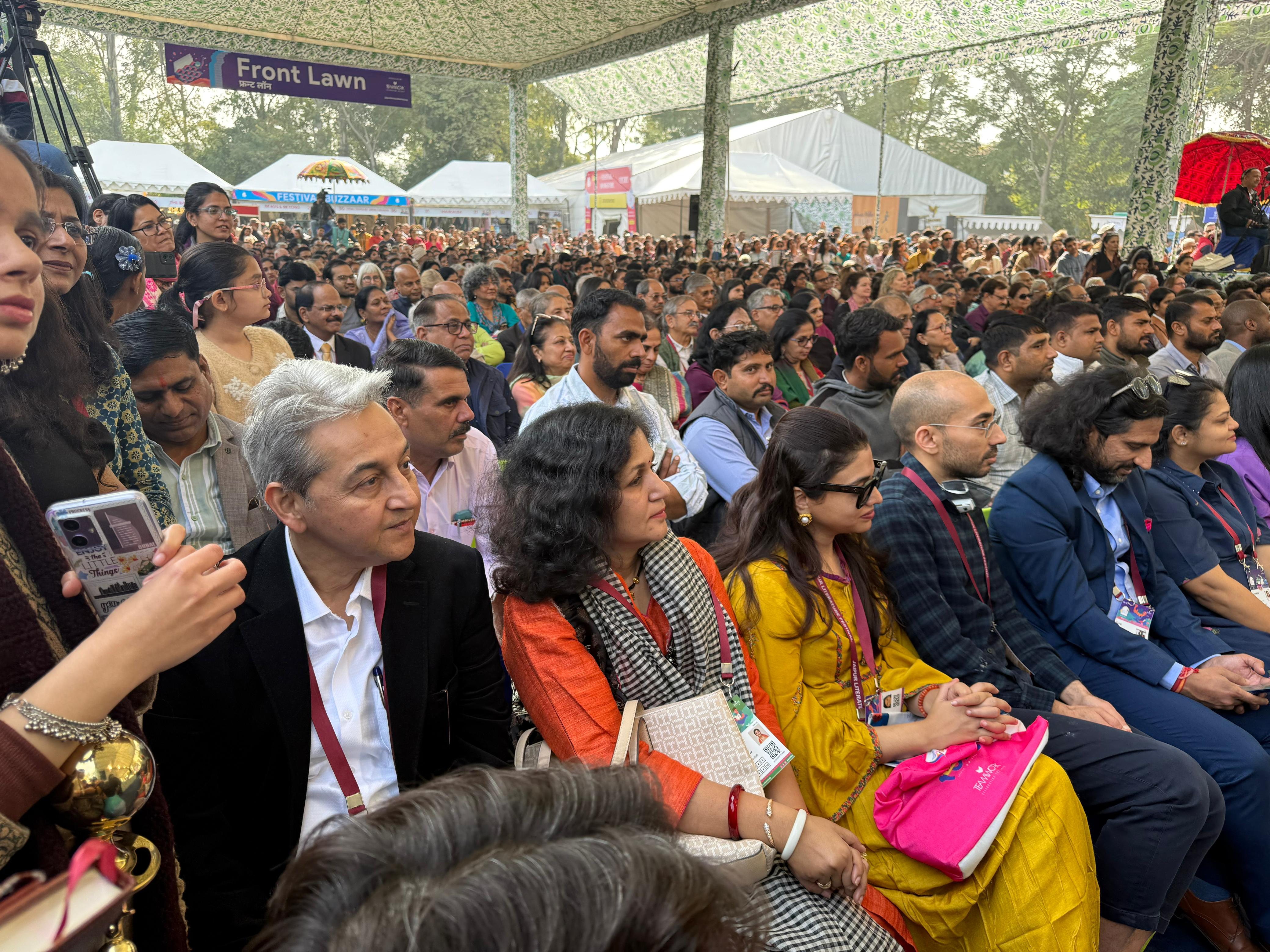 ਰਾਜਸਥਾਨ ਦੇ ਮੁੱਖ ਸਕੱਤਰ ਸੁਧਾਸ਼ ਪੰਤ ਸੁਧਾ ਮੂਰਤੀ-ਅਕਸ਼ਤਾ ਮੁਰਿਫ ਦਾ ਸੈਸ਼ਨ ਵੀ ਸੁਣਨ ਲਈ ਪਹੁੰਚੇ. ਉਸਨੇ ਸੇਜ ਸੁਨੈਕ ਨੂੰ ਵੀ ਮਿਲਿਆ.