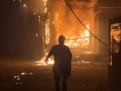 ਦੁਕਾਨ ਵਿਚ ਅੱਗ ਦਾ ਦ੍ਰਿਸ਼.