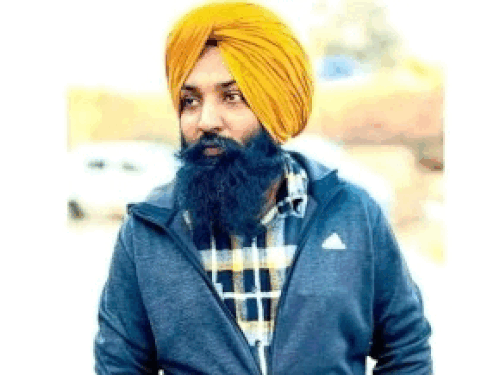 गुरप्रीत सिंह हरिनौ  और सांसद अमृतपाल सिंह। - Dainik Bhaskar