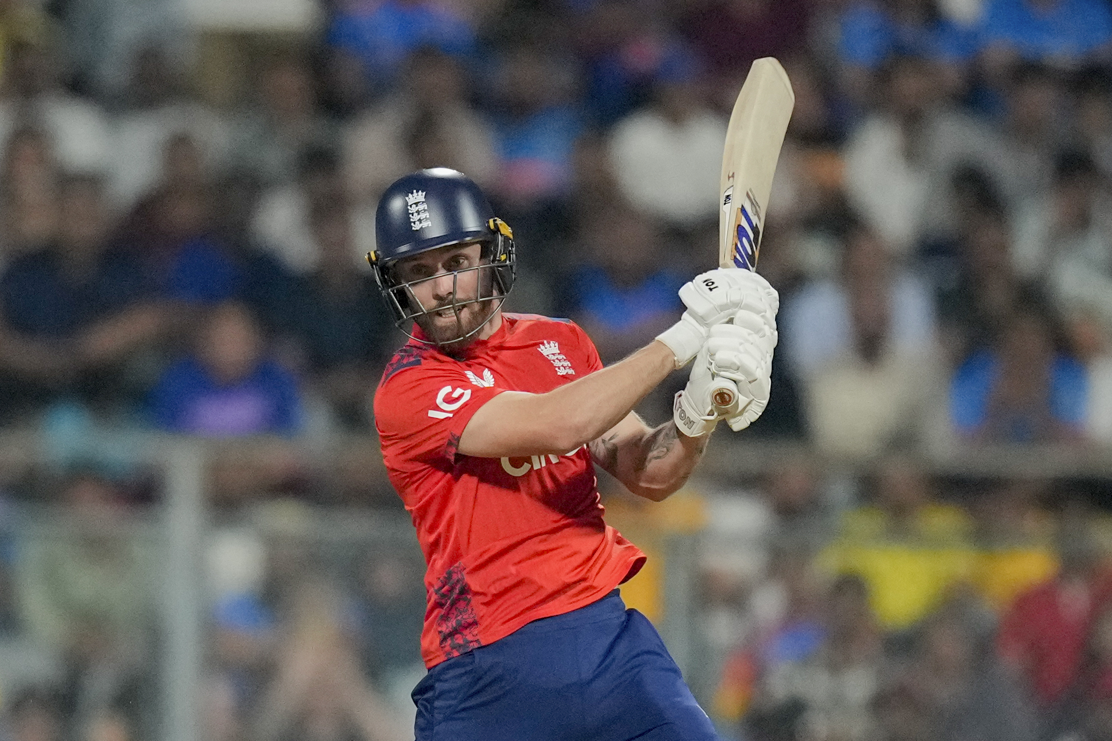 फिल सॉल्ट ने 23 गेंद पर 55 रन बनाए।