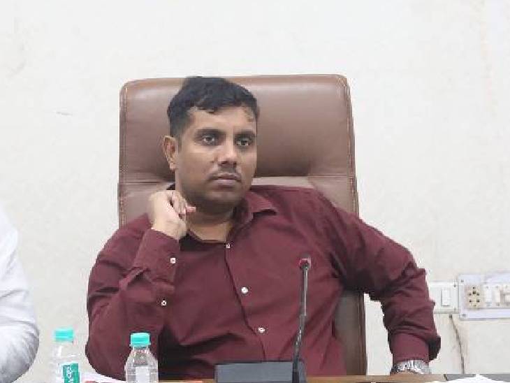 कलेक्टर कौशलेंद्र विक्रम सिंह ने कहा कि भिक्षावृत्ति करने और उन्हें भीख देने वालों के विरुद्ध कड़ी कार्रवाई करेंगे।