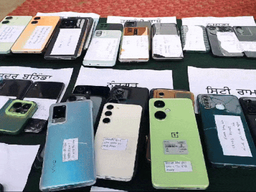 ਪੁਲਿਸ ਨੇ ਪੁਲਿਸ ਬਰਾਮਦ ਕੀਤੀ.