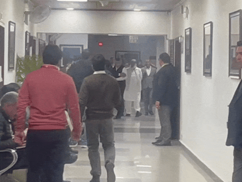 कैबिनेट मीटिंग में हिस्सा लेने के लिए जाते अनिल विज। - Dainik Bhaskar