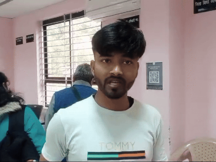 पीड़ित युवक ऑटो चलाता है।