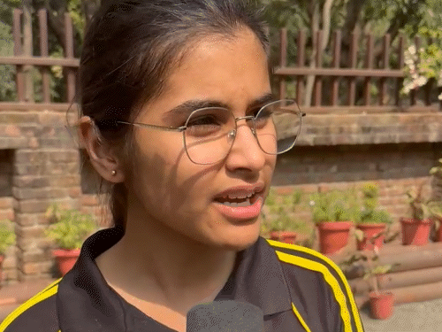 ਵਿਦਿਆਰਥੀ ਨੇ ਕਿਹਾ, ਸਕੂਲ ਵਿਚ ਸਾਨੂੰ ਦੱਸਿਆ ਗਿਆ ਕਿ ਇਕ ਮਖੌਲ ਦੀ ਮਸ਼ਕ ਹੈ.