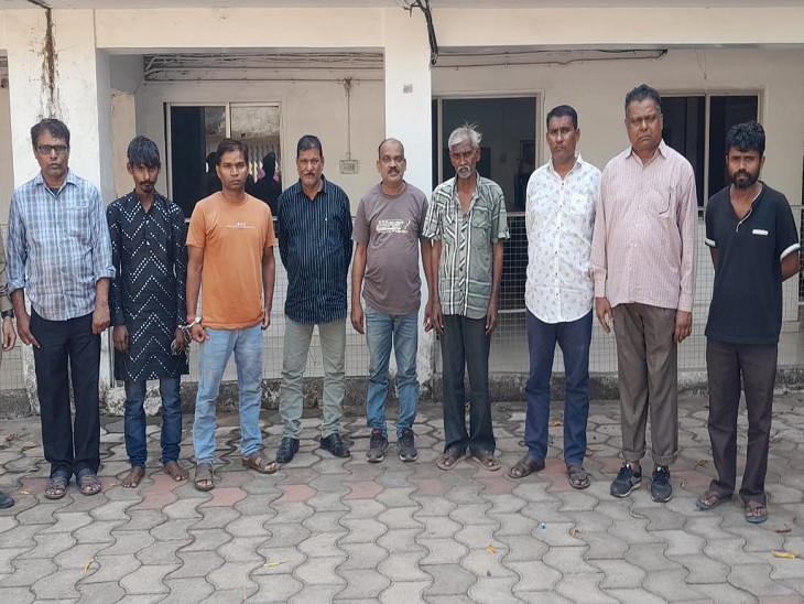 जमीन फर्जीवाड़ा करने के आरोपी - Dainik Bhaskar