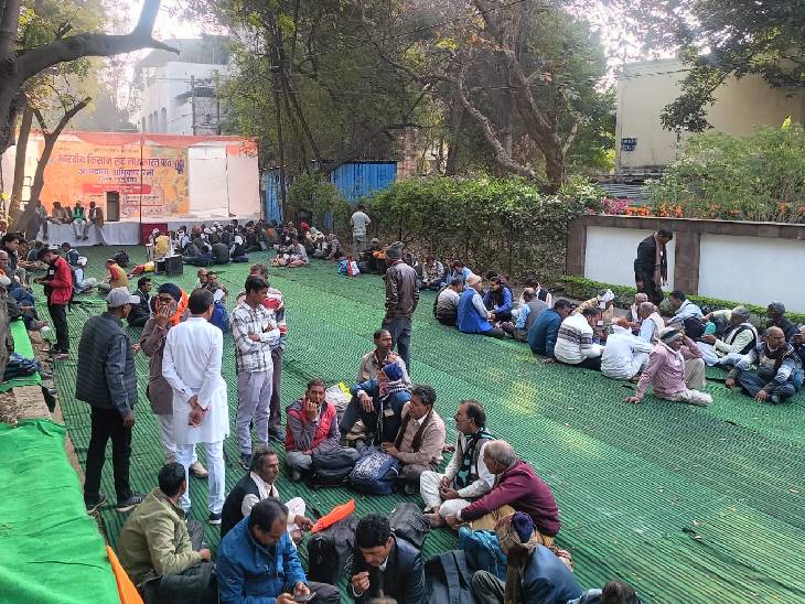 भोपाल में धरना प्रदर्शन में शामिल होने किसानों का पहुंचना शुरू हो गया है।