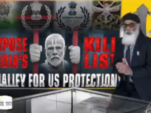 मोस्ट वांटेड आतंकी गुरपतवंत सिंह पन्नू वीडियो जारी करते हुए। - Dainik Bhaskar