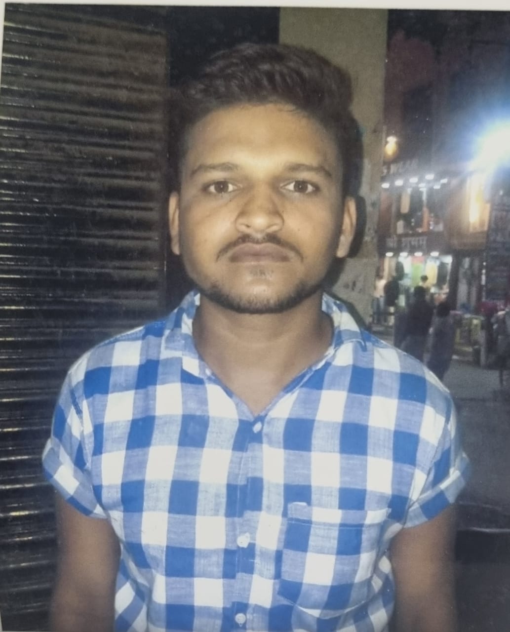 आदतन अपराधी विक्की पांडेय के खिलाफ कई केस दर्ज है।