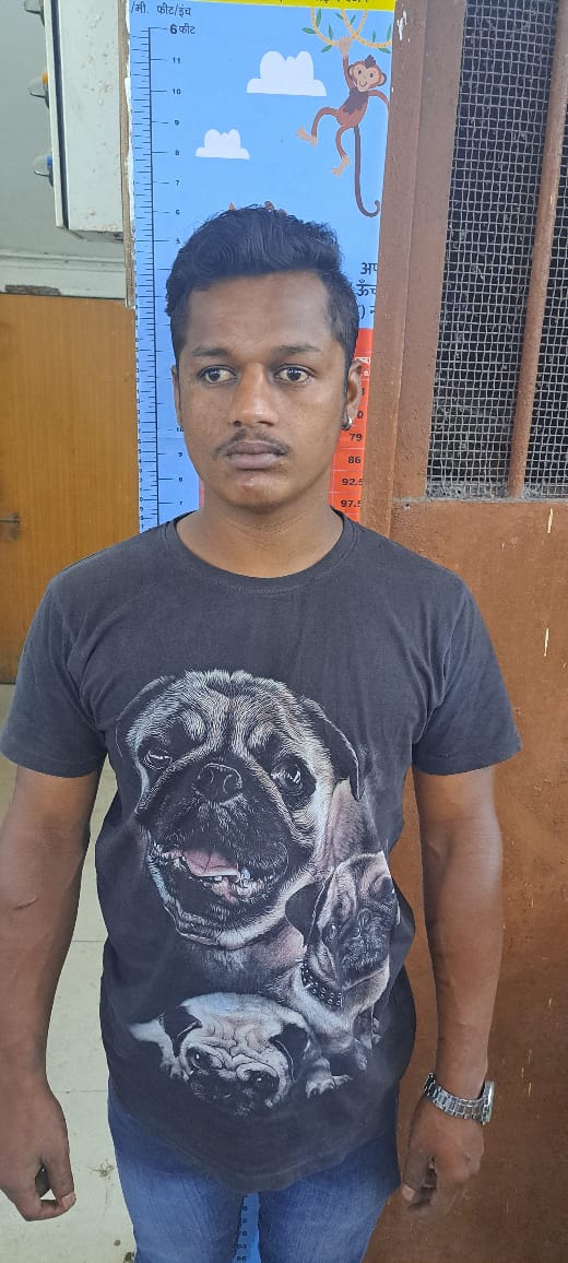 समीर को भी जिलाबदर किया गया है। इस दौरान सभी को 6 महीने तक 6 जिलों की सीमा से बाहर रहना होगा।